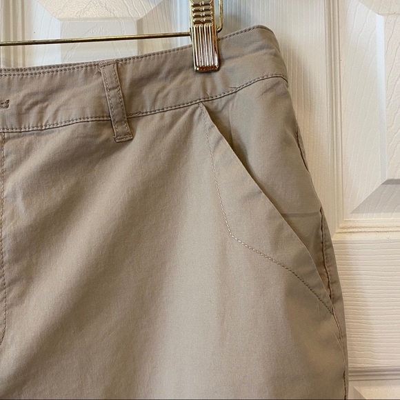 Christopher/Banks Capris Cotton/Spandex Relaxed Baggy Fit Pockets Tab Cuffs  14 - Picture 3 of 13